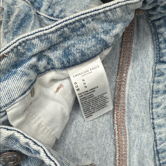 American Eagle Distressed Light Blue Denim Shorts - Picture 7 of 8
